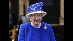 How to Dress Like Queen Elizabeth II